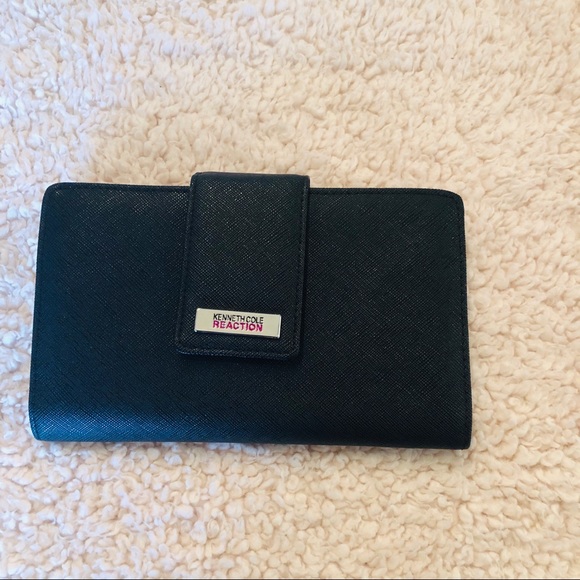 Kenneth Cole Reaction Handbags - Kenneth Cole Reaction black wallet